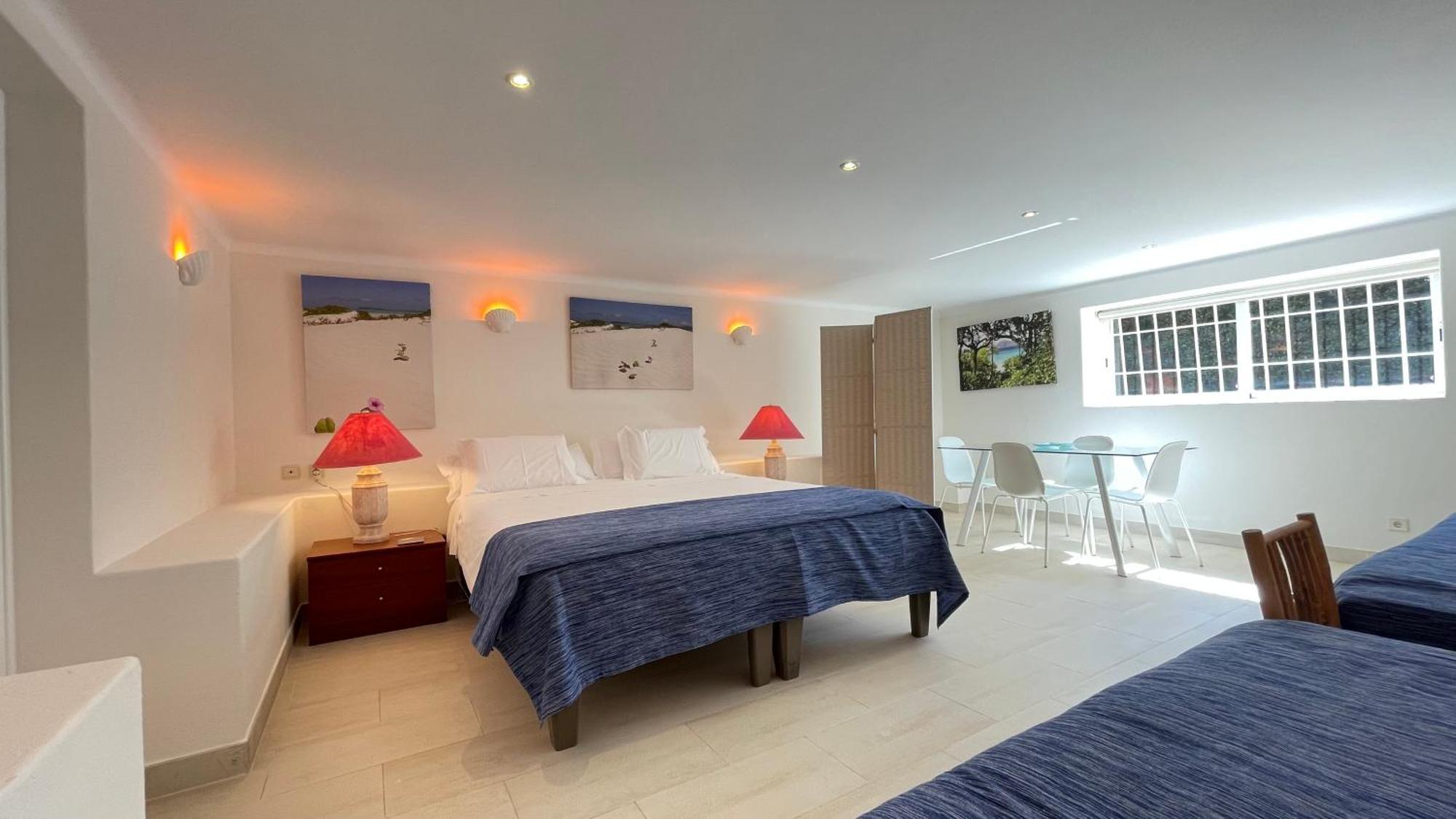 With Private Swimming Pool And Garden Cascais