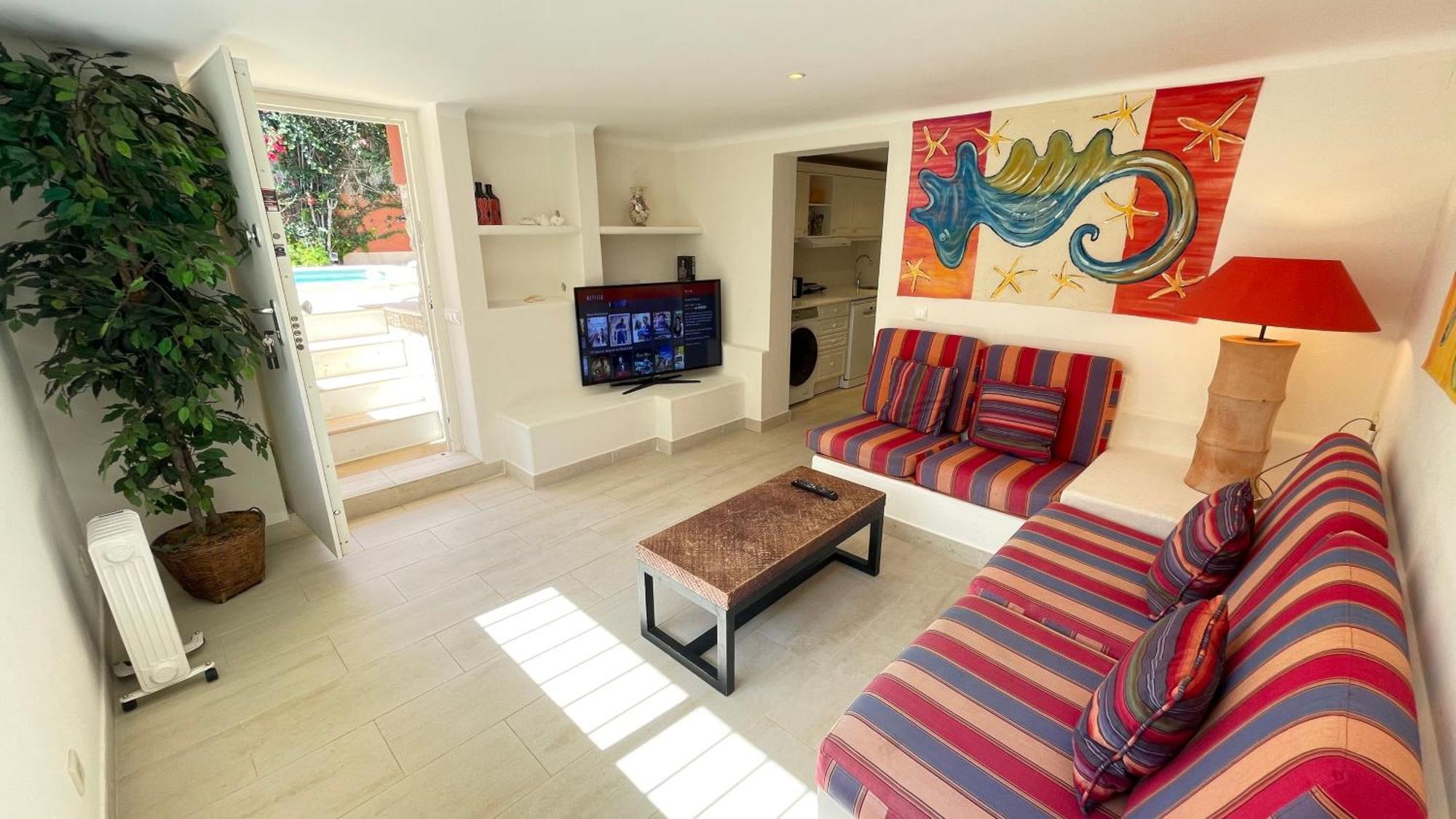 With Private Swimming Pool And Garden Apartment Cascais
